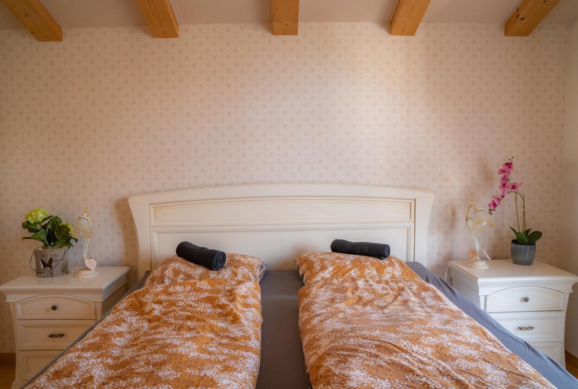 Doodle'S Amazing Chalet -Walensee - Flumserberg - Churfirsten - Heidiland - Pool - Sauna 莫尔斯 外观 照片
