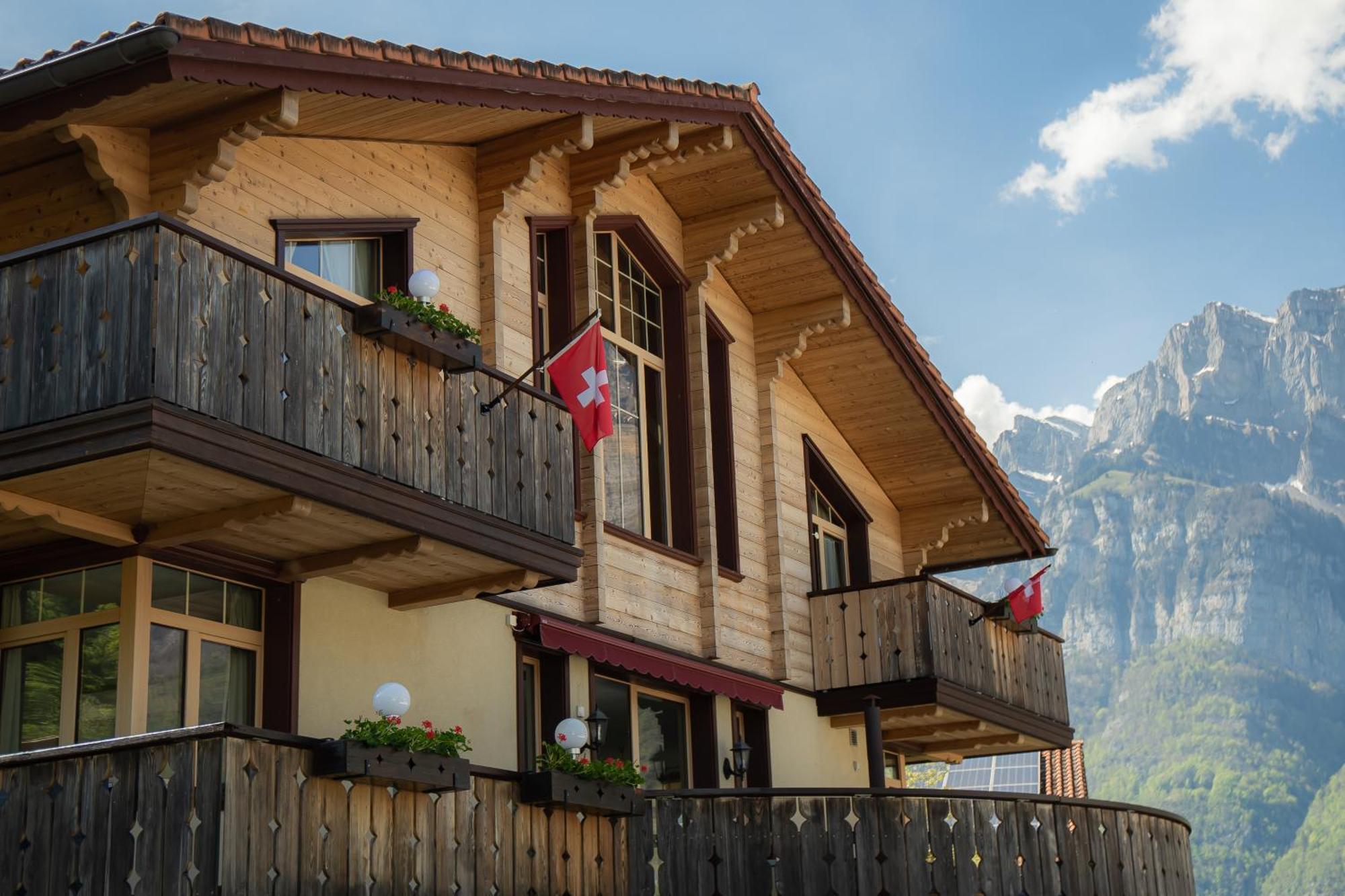 Doodle'S Amazing Chalet -Walensee - Flumserberg - Churfirsten - Heidiland - Pool - Sauna 莫尔斯 外观 照片